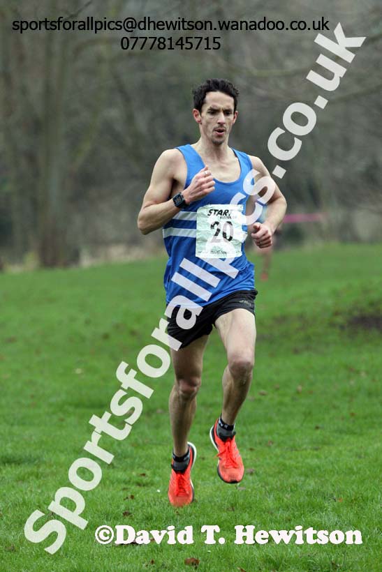 Morpeth Harriers 11k Road Race. Photo: David T. Hewitson/Sports for All Pics